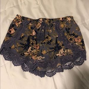 FLORAL SHORTS